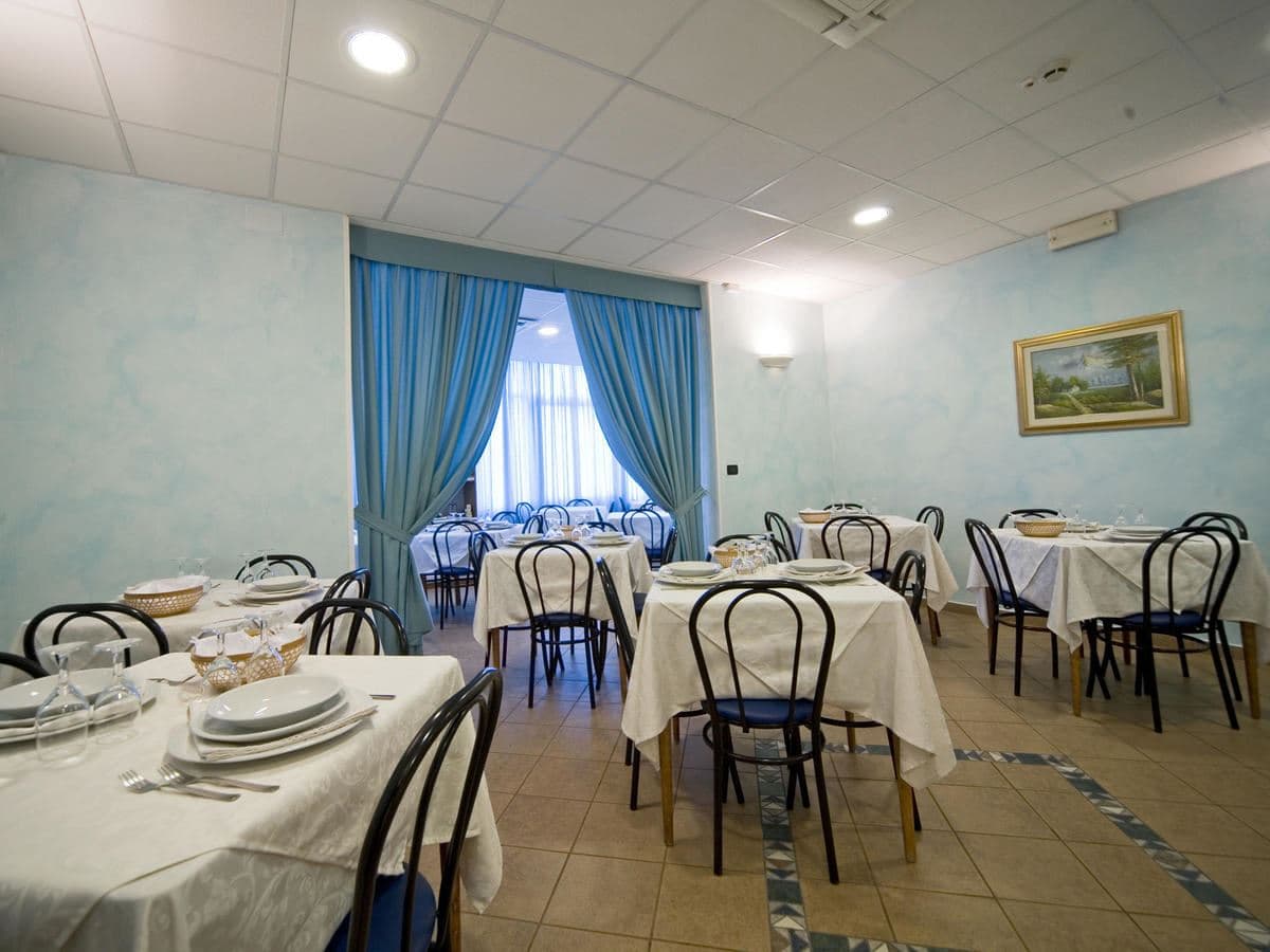 restaurants-restaurant