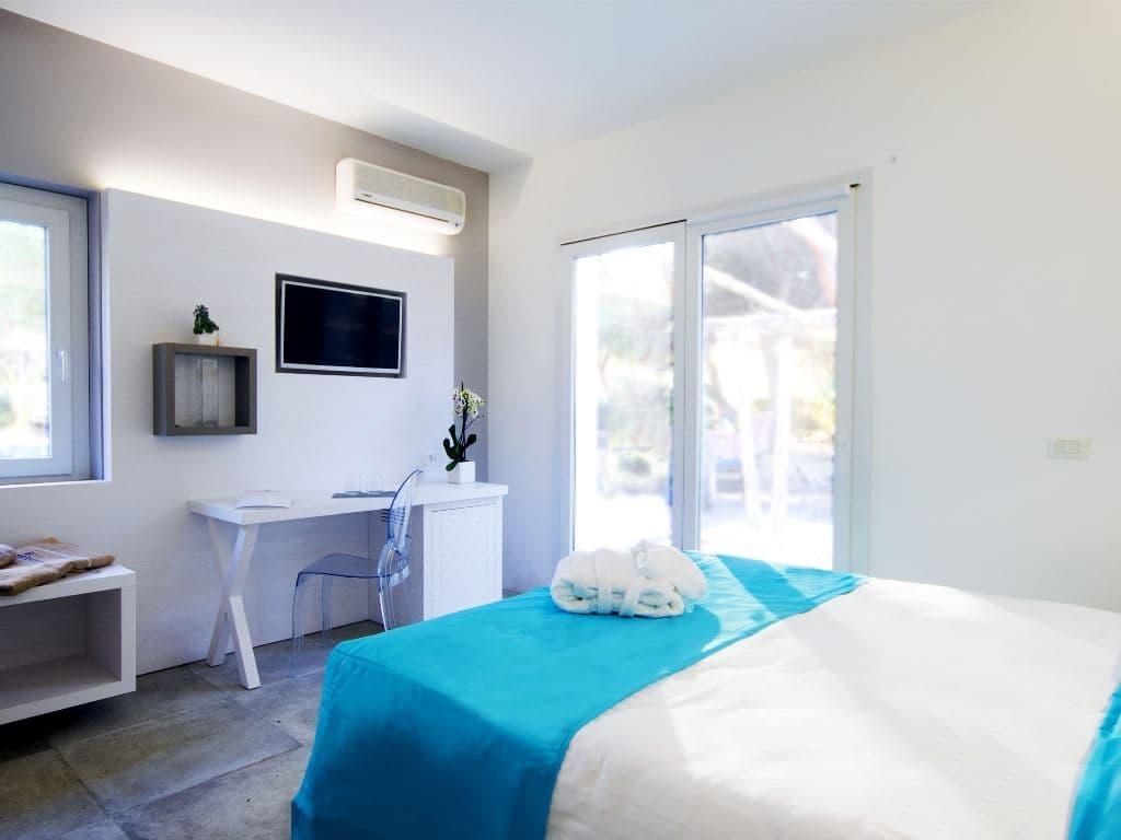 rooms-classic-room