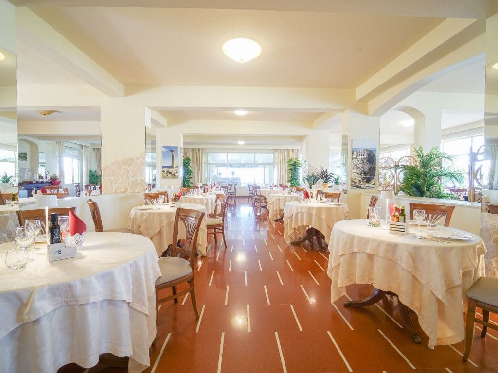 restaurants-restaurant