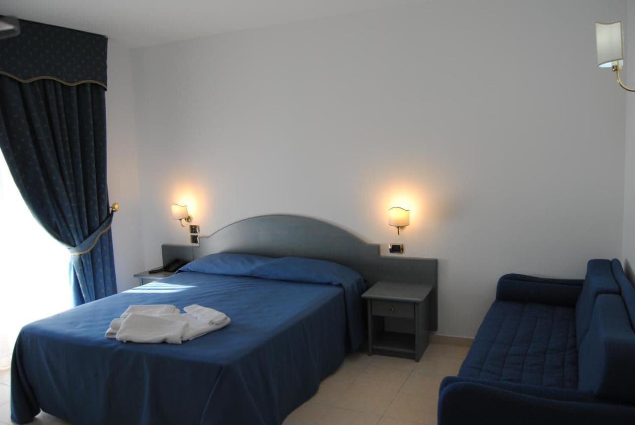 rooms-standard-room