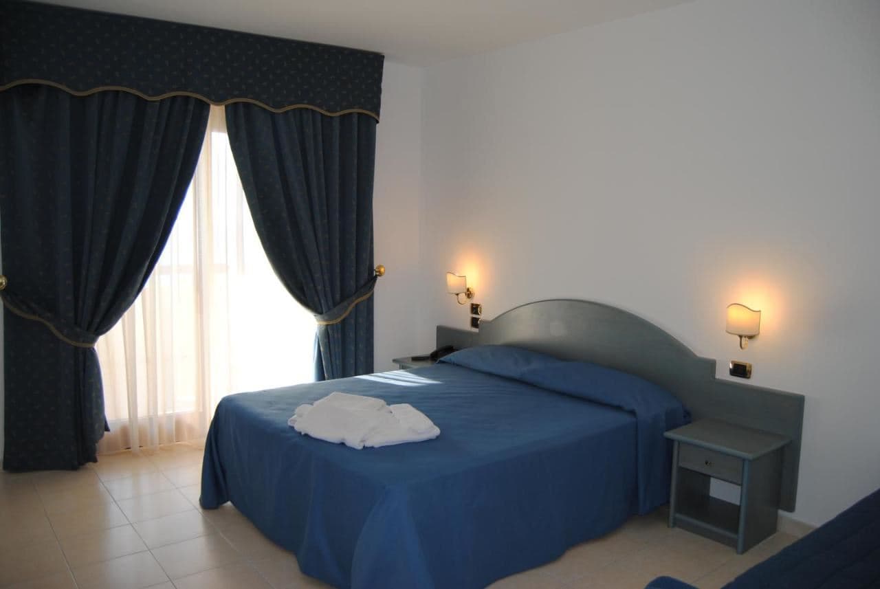 rooms-single-room