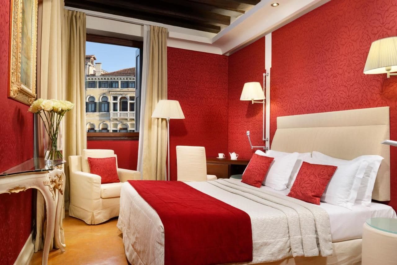 rooms-junior-suite-garden-view-double-bar
