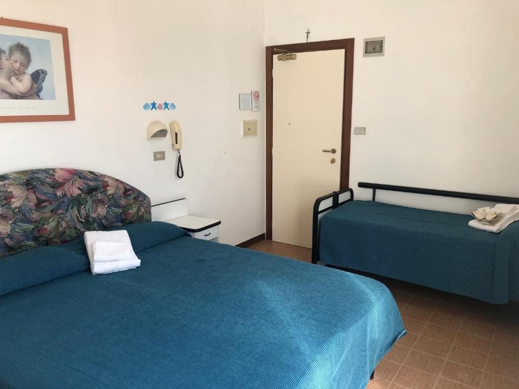 rooms-standard-room