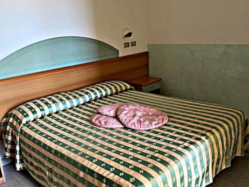 rooms-single-room