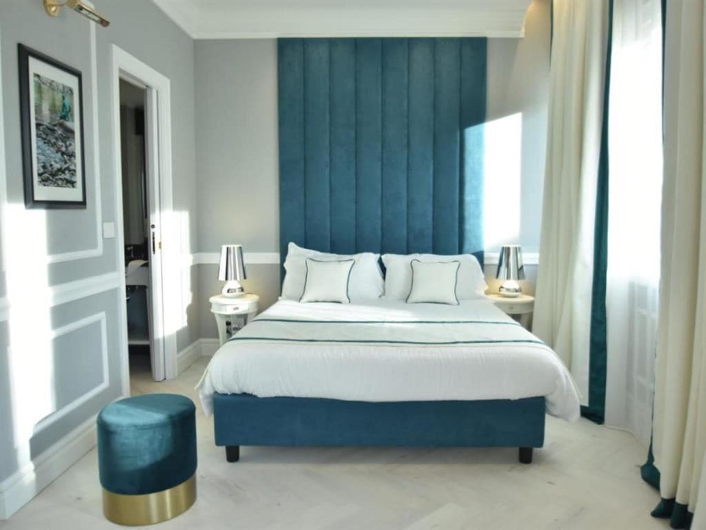 rooms-double-room-classic-balc-lateral-sea-v