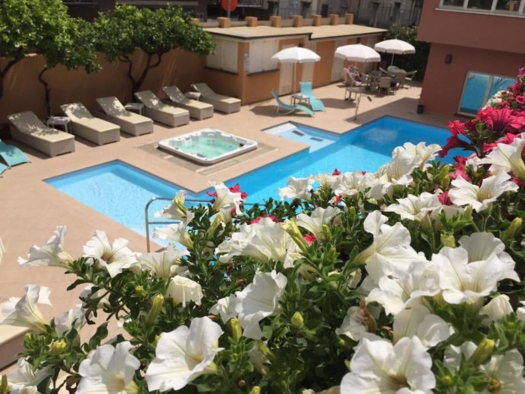pools-outdoor-pool