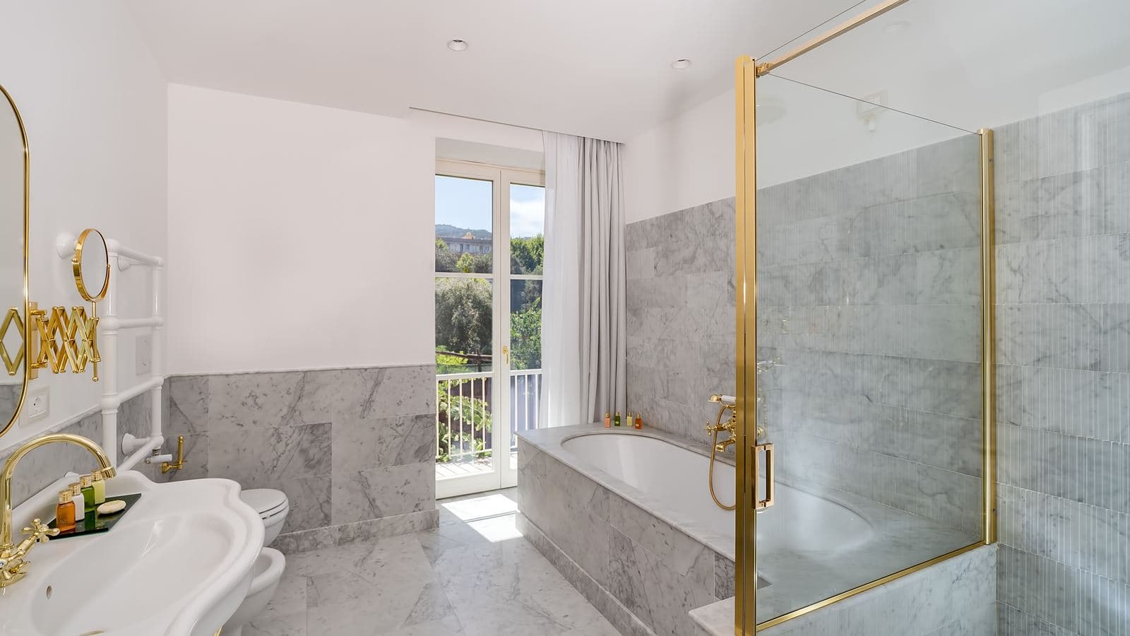 rooms-double-or-twin-superior-sea-view