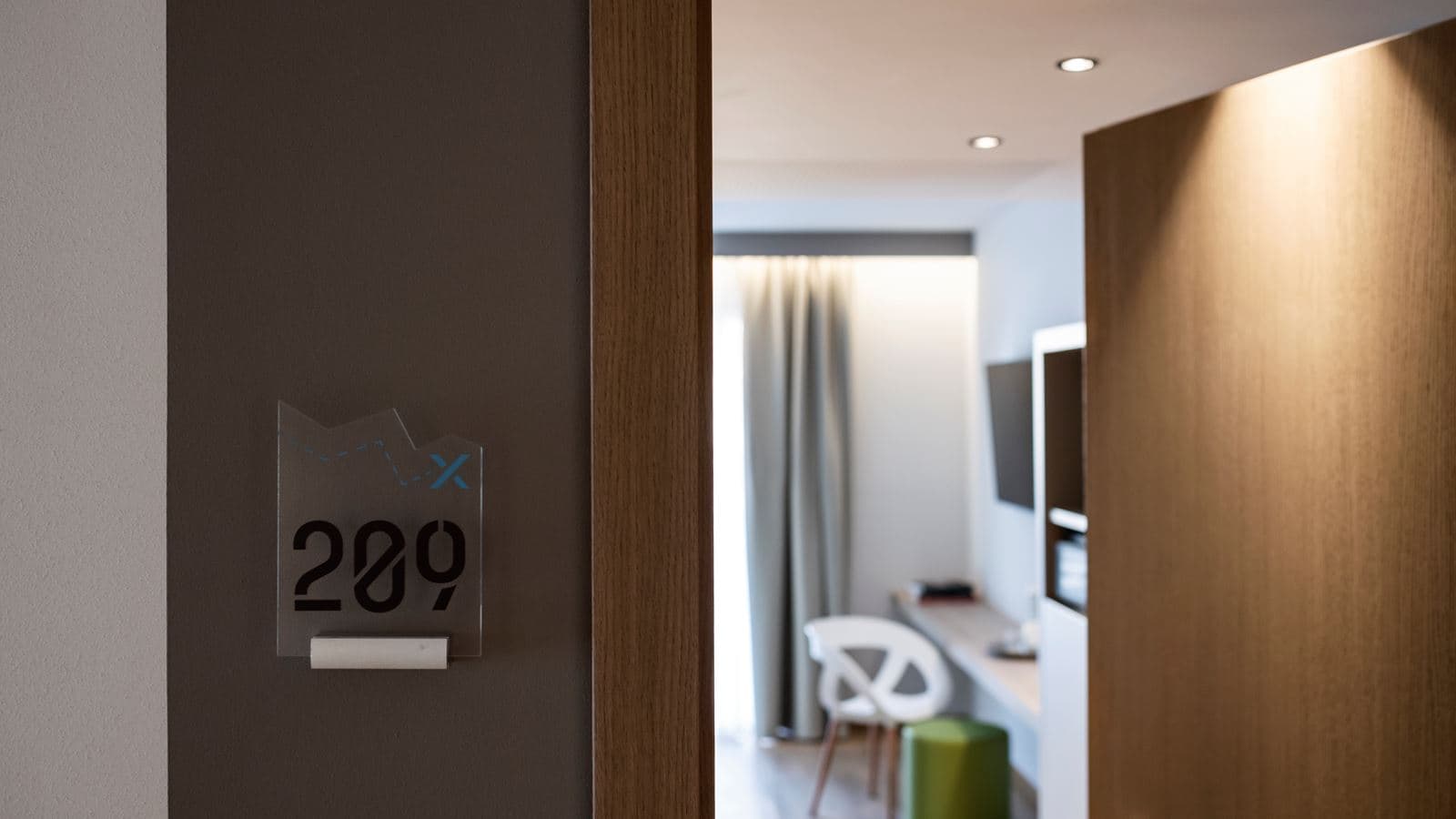 rooms-suite-deluxe-with-jacuzzi