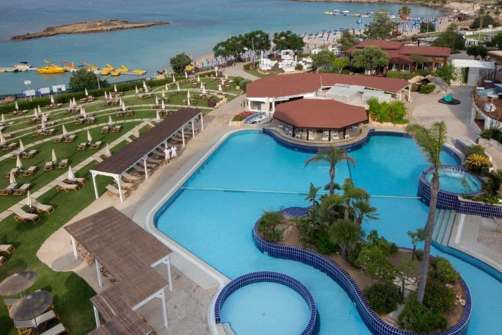 pools-outdoor-pool