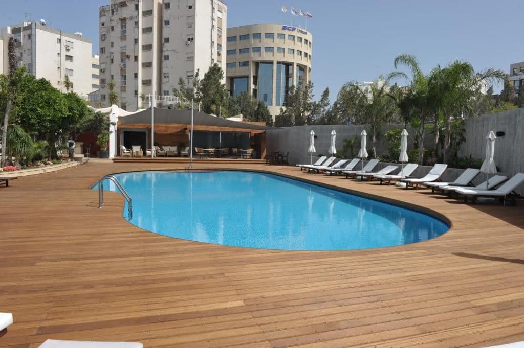 pools-outdoor-pool