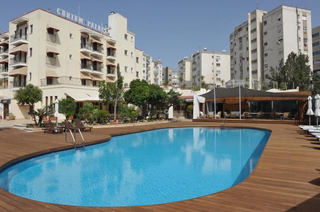 pools-outdoor-pool