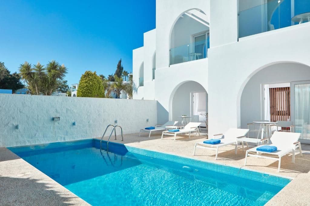 rooms-room-deluxe-beach-view-private-pool