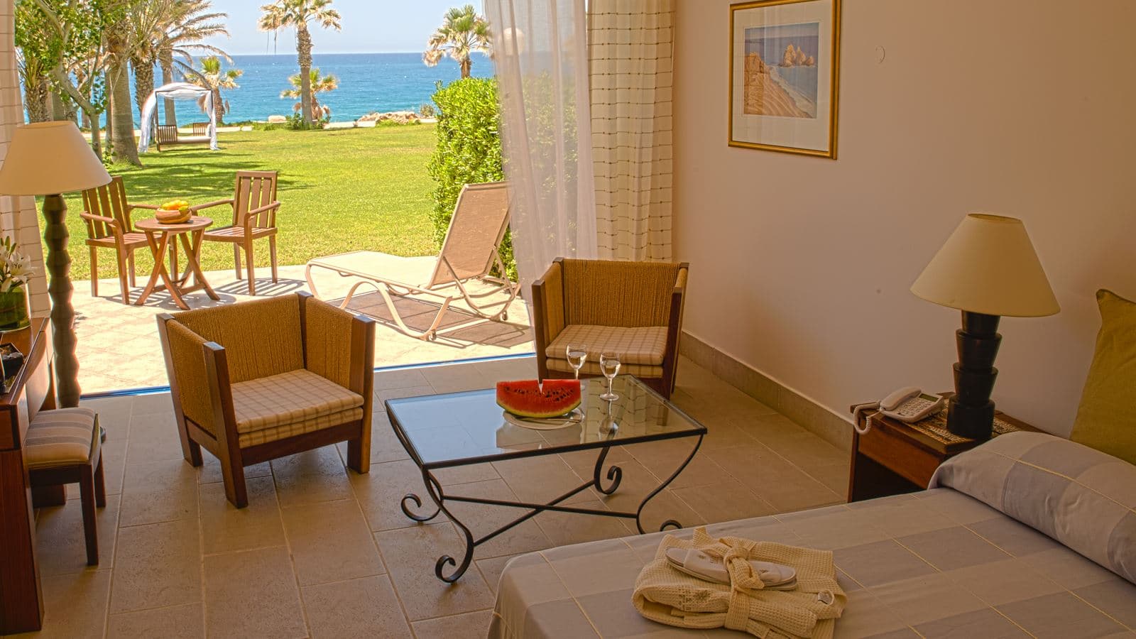 rooms-prenium-room-seaview-private-garden-adults