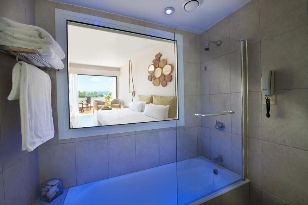 rooms-double-room-mountainview--balcony