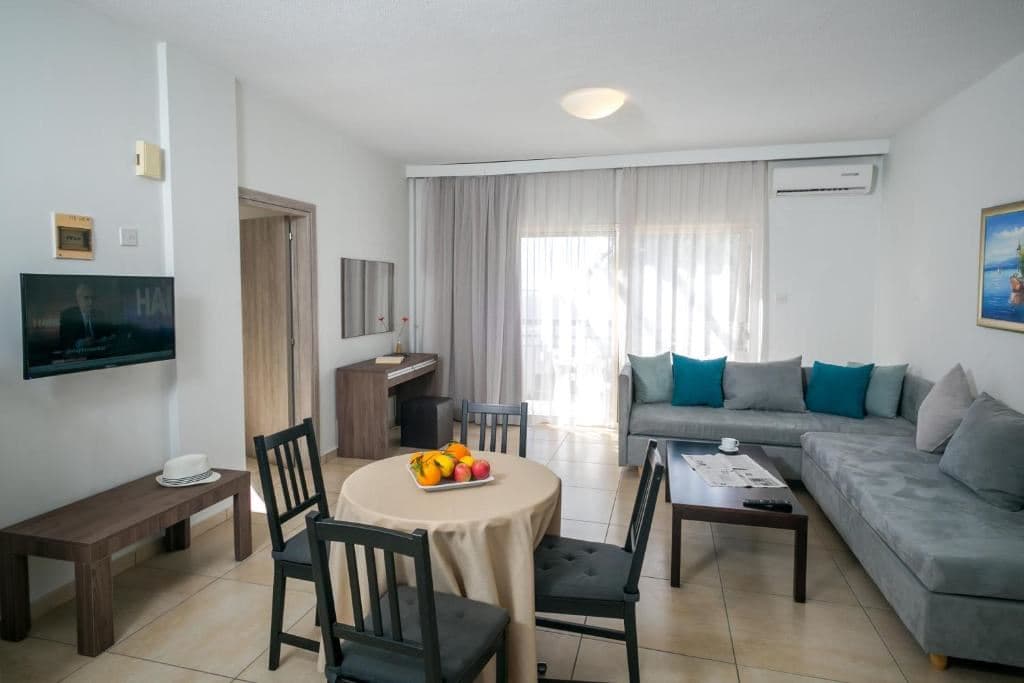 rooms-superior-apartment-balcony