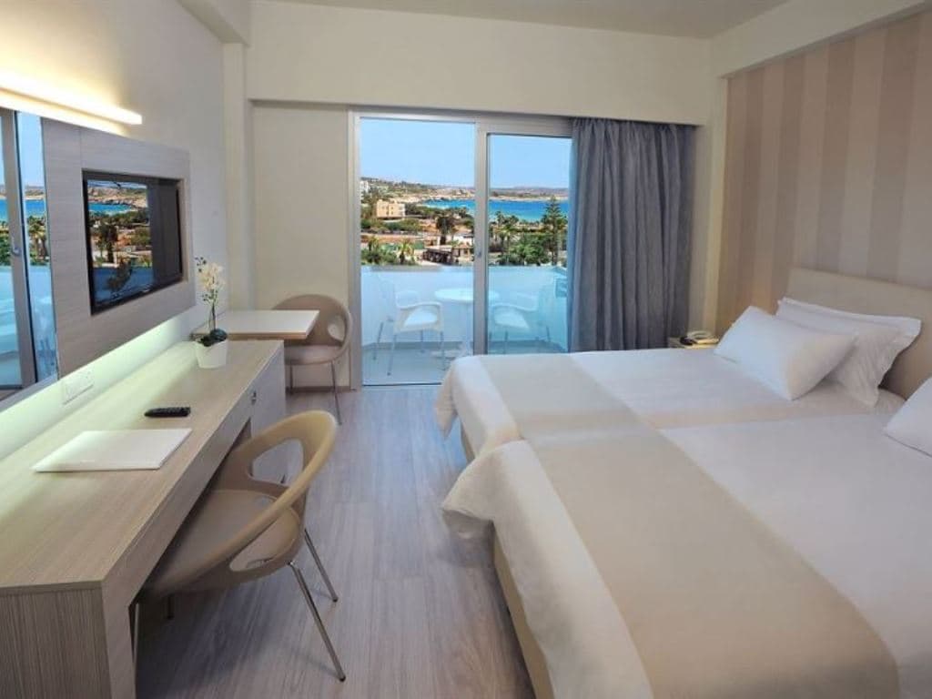rooms-room-superior-side-sea-view