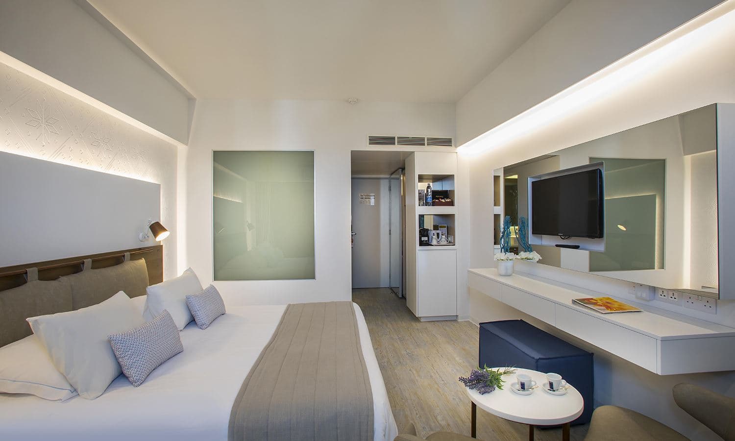 rooms-premium-room-lateralseaview-balcony-or-terrace