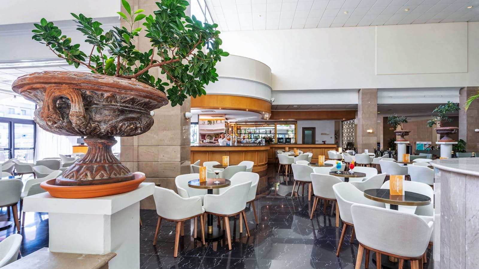 bars-atrium-bar