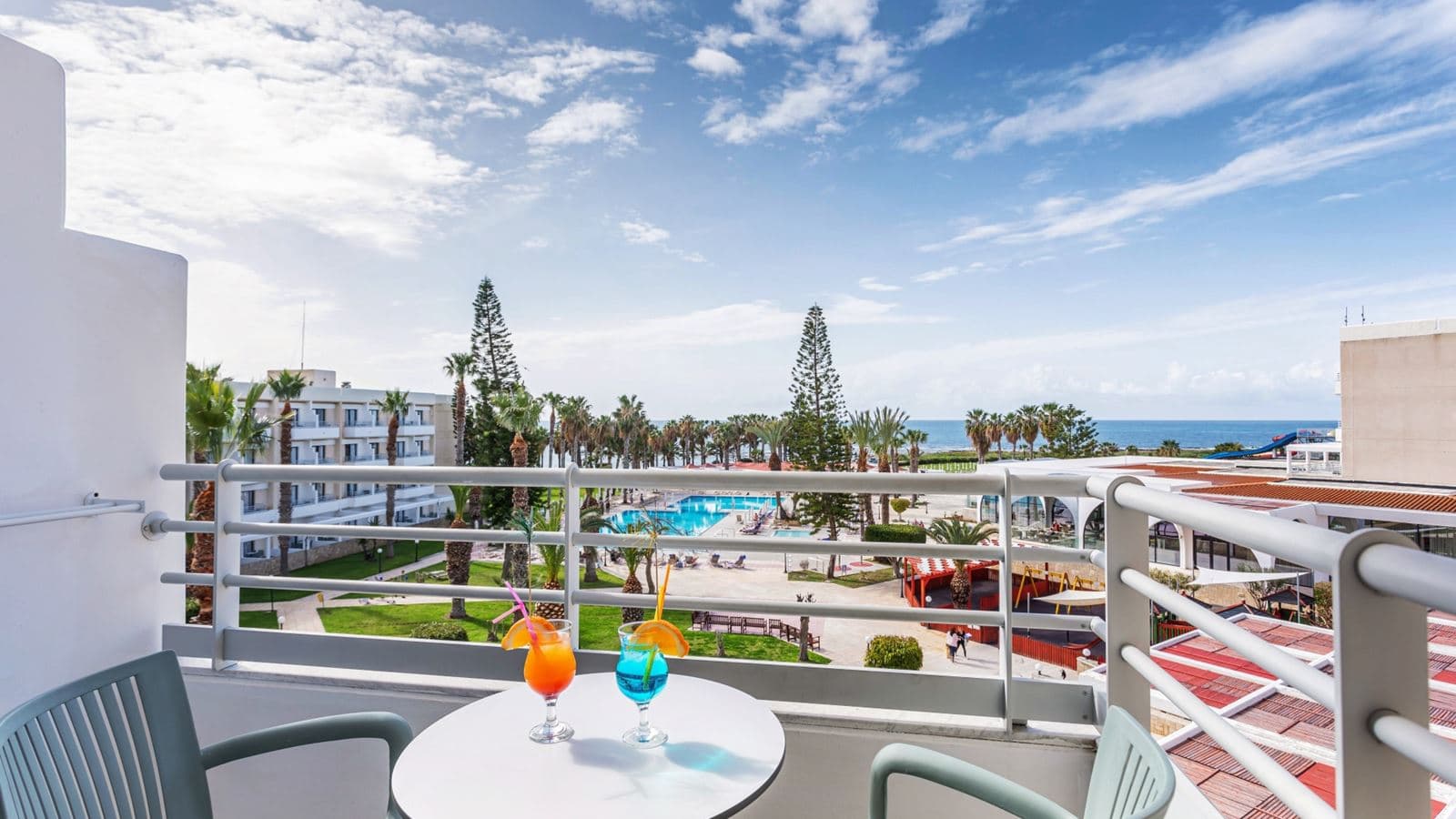 rooms-standard-room-seaview-balcony