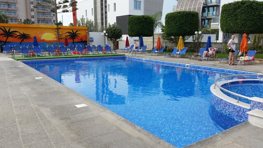 pools-outdoor-pool
