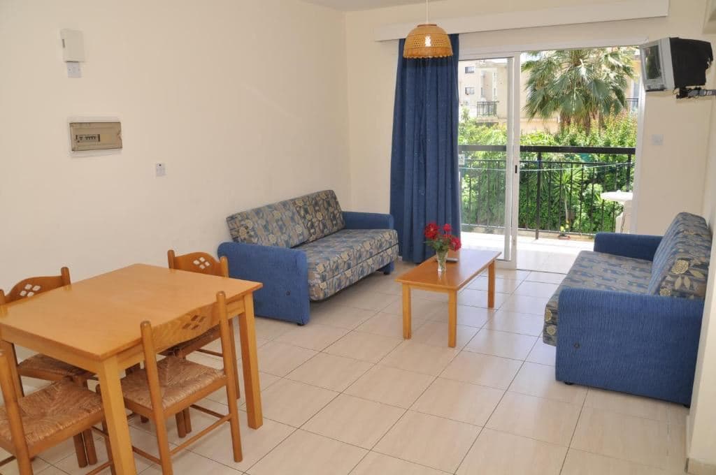 rooms-standard-apartment-pool-view-balcony