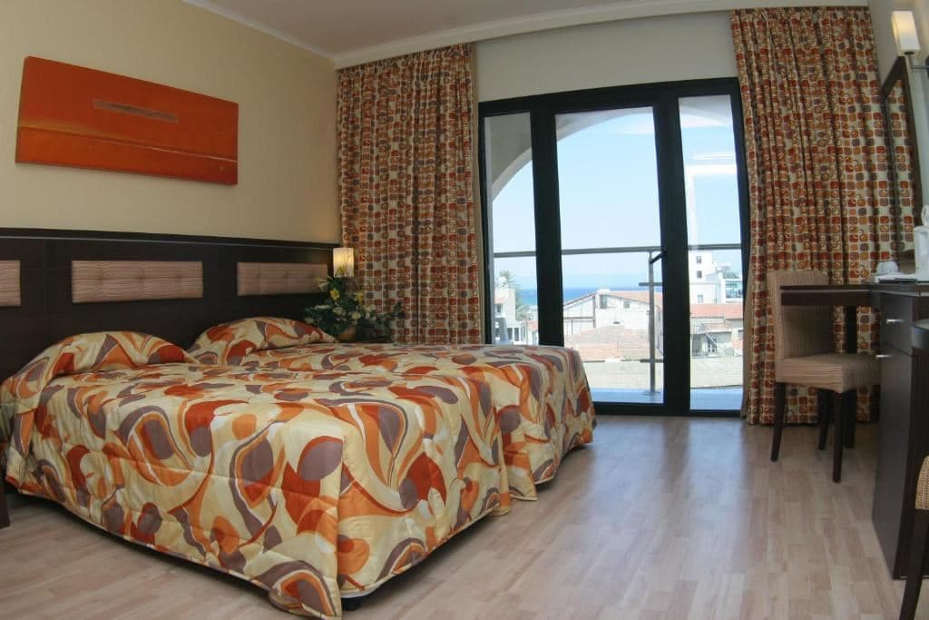 rooms-twin-standard-room