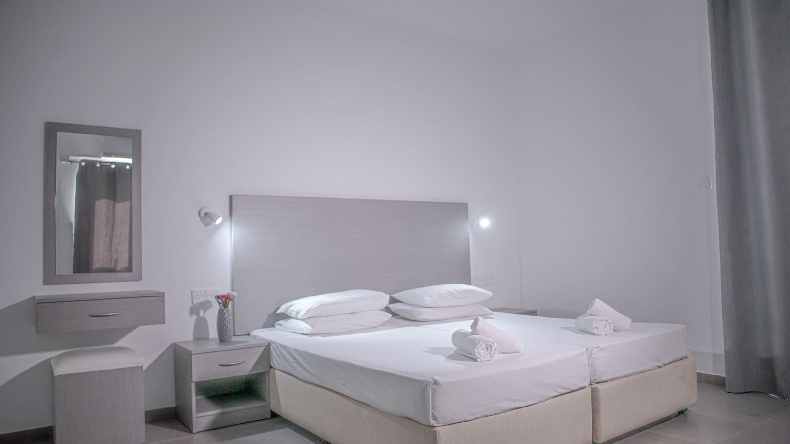 rooms-superior-studio-balcony-or-terrace