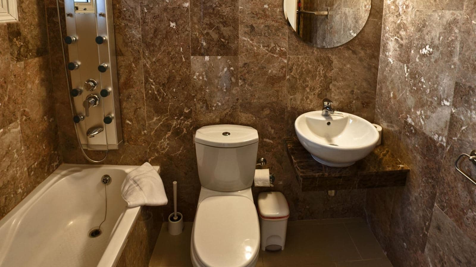 rooms-3-bedroom-standard-apartment-terrace
