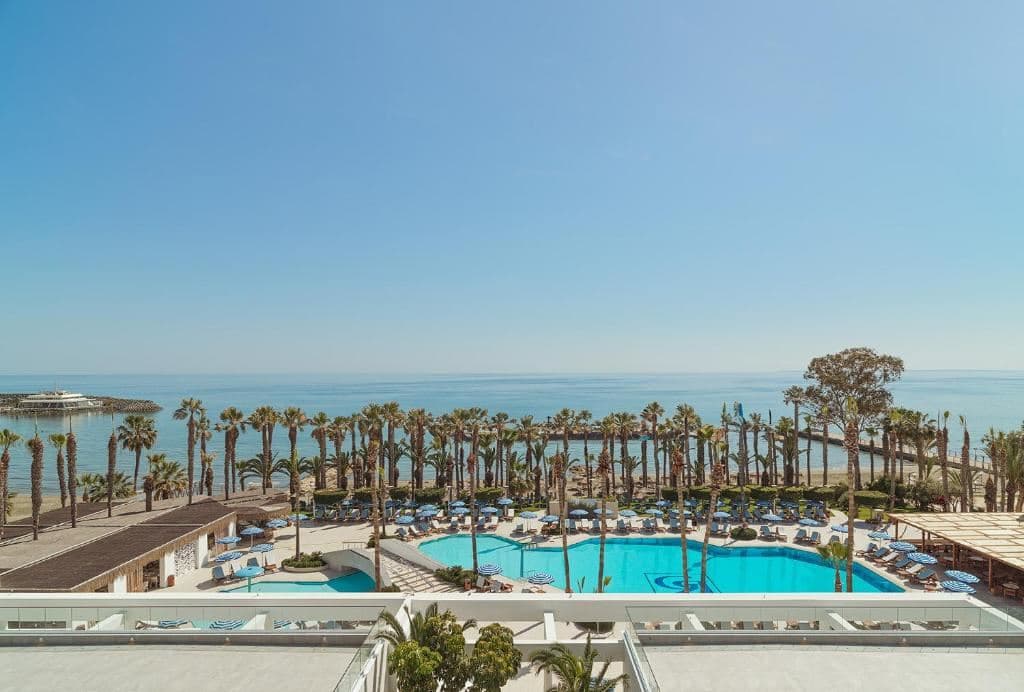 rooms-sea-scape-junior-suite-sea-view-swim-up