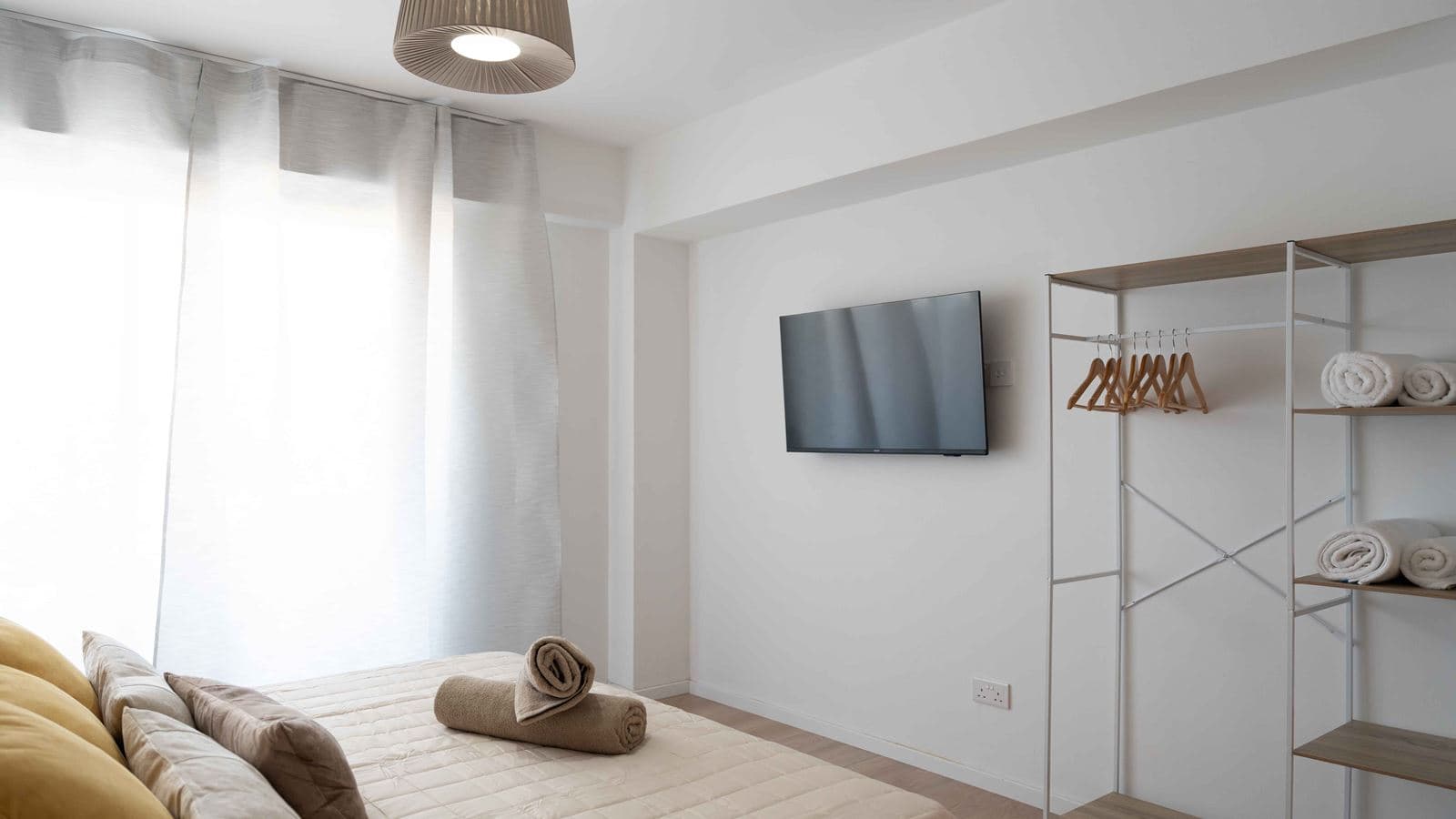 rooms-family-suite-inland-view-balcony