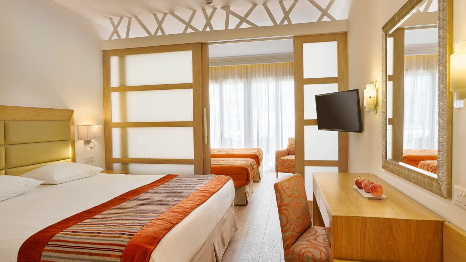 rooms-familysuite-gardenview-privategarden