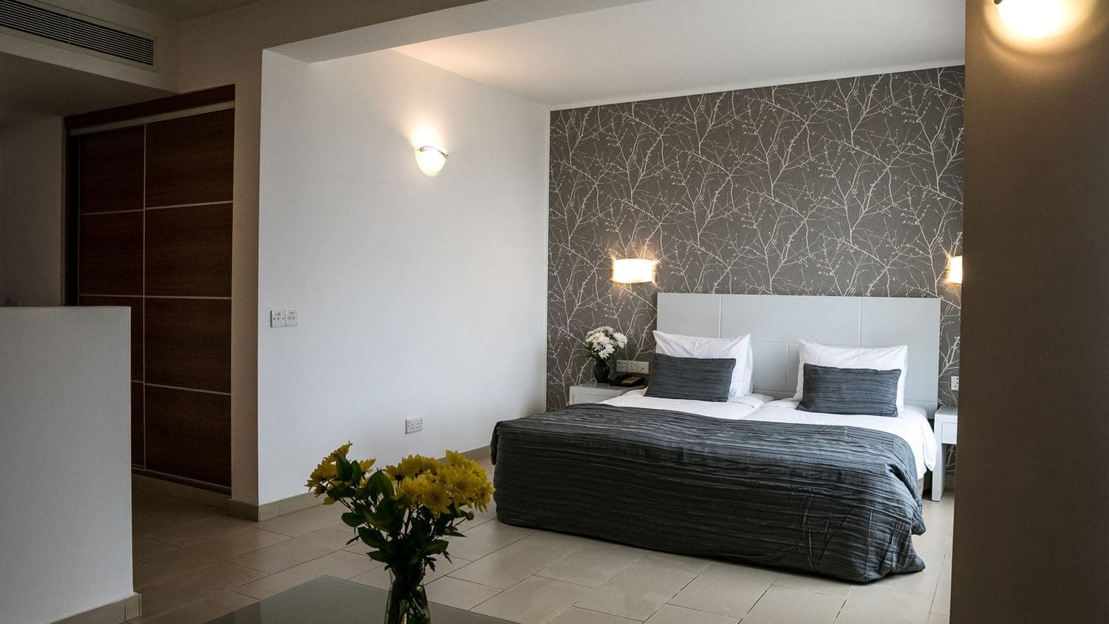 rooms-standard-juniorsuite-inland-view-balcony