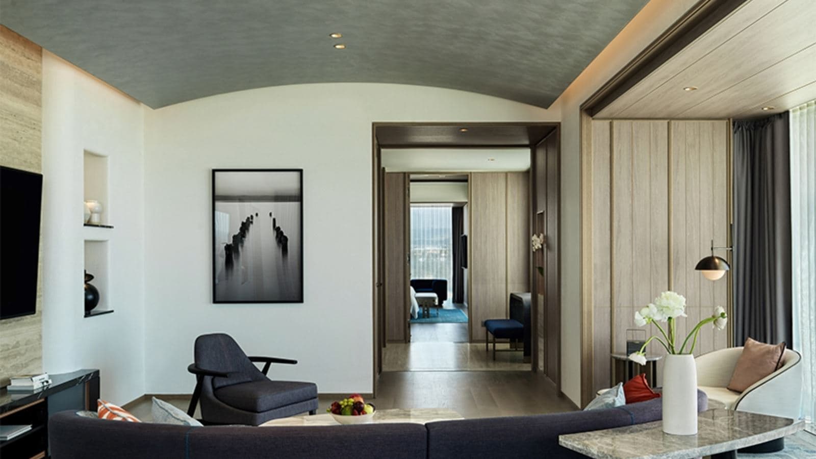 rooms-sky-suite-panorama-view-balcony