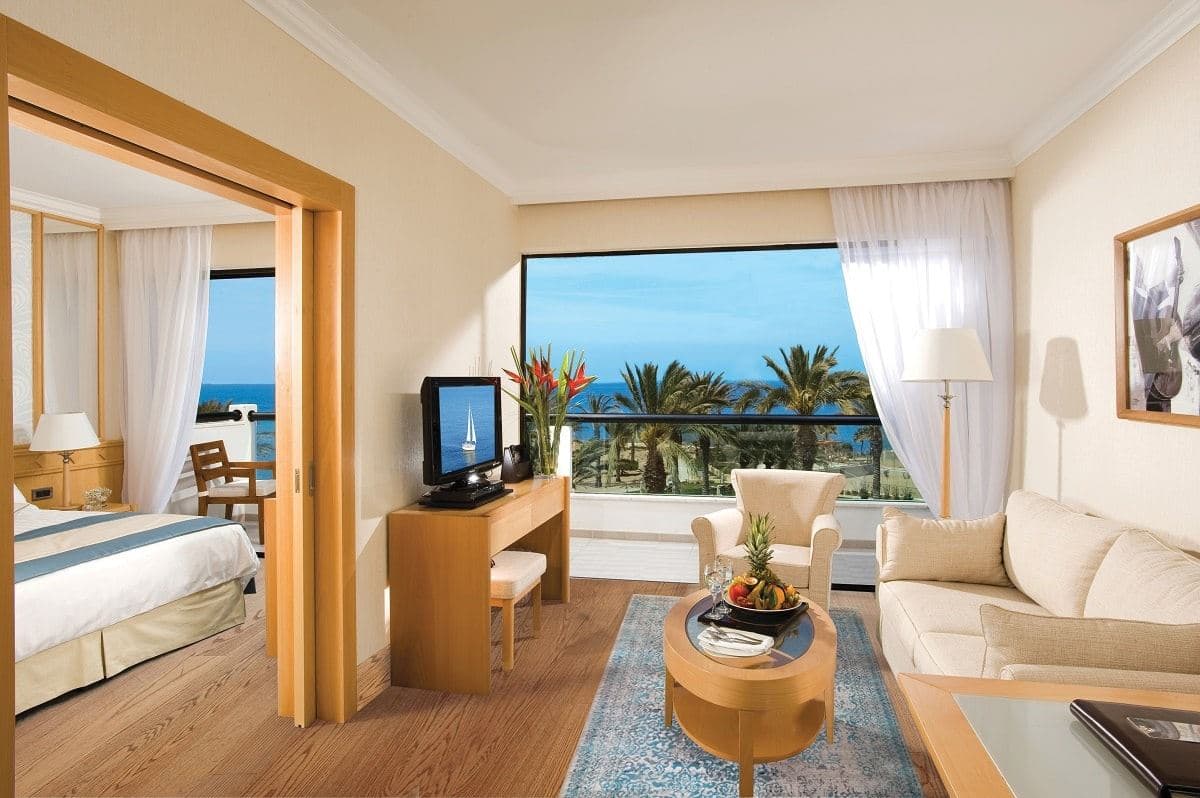 rooms-1-bedroom-suite-seaview