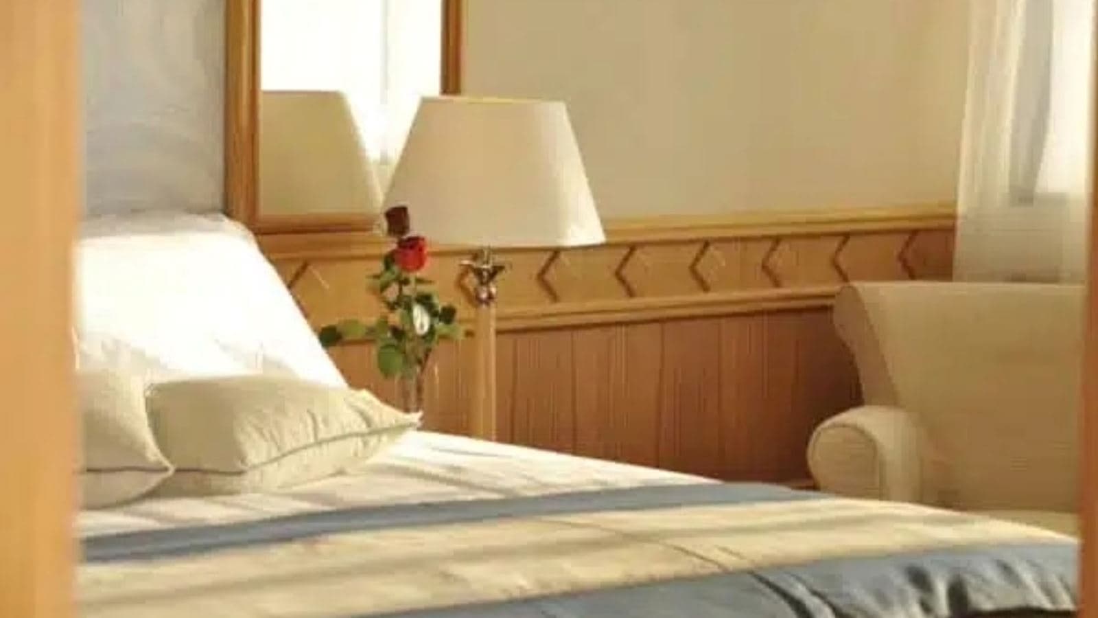 rooms-1-bedroom-suite-lateralseaviewbalcony