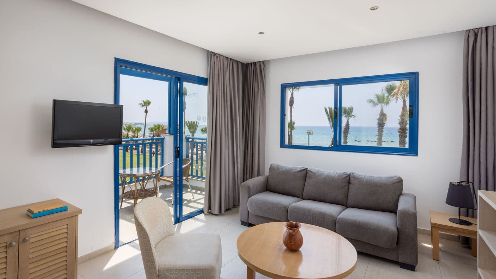 rooms-apartment-1-bedroom-seaview-balcony-or-terrace