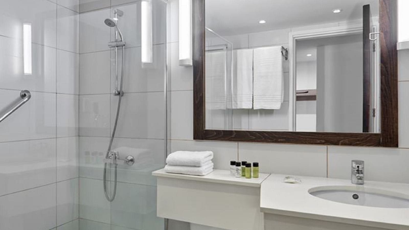 rooms-studio-standard-double-gardenview-balcony-or-veranda