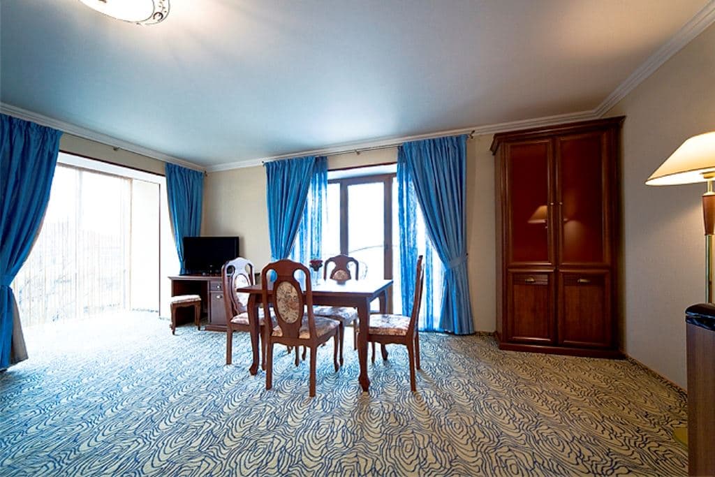 rooms-suite