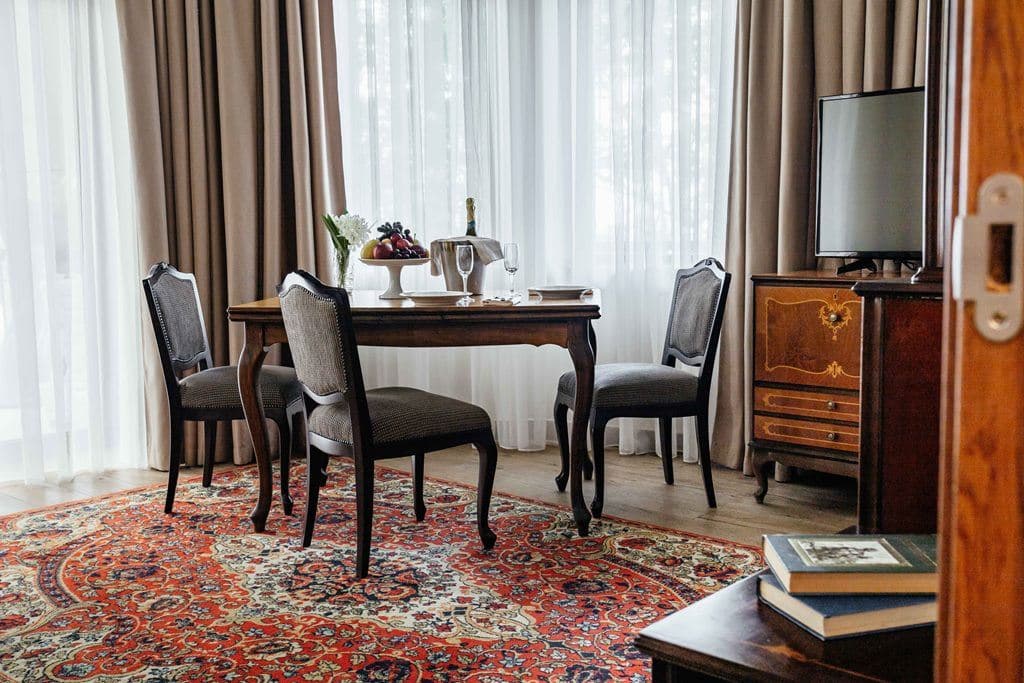 rooms-apartment-3-rooms-terrace-parkmountain