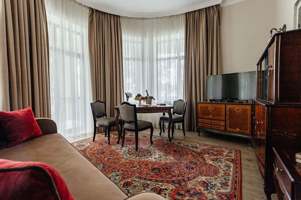 rooms-apartment-3-rooms-terrace-parkmountain