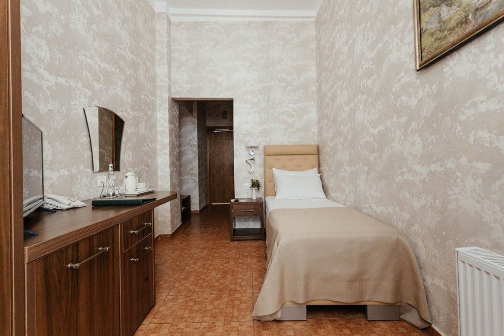 rooms-standart-single-balcony-park-viewkorp-3
