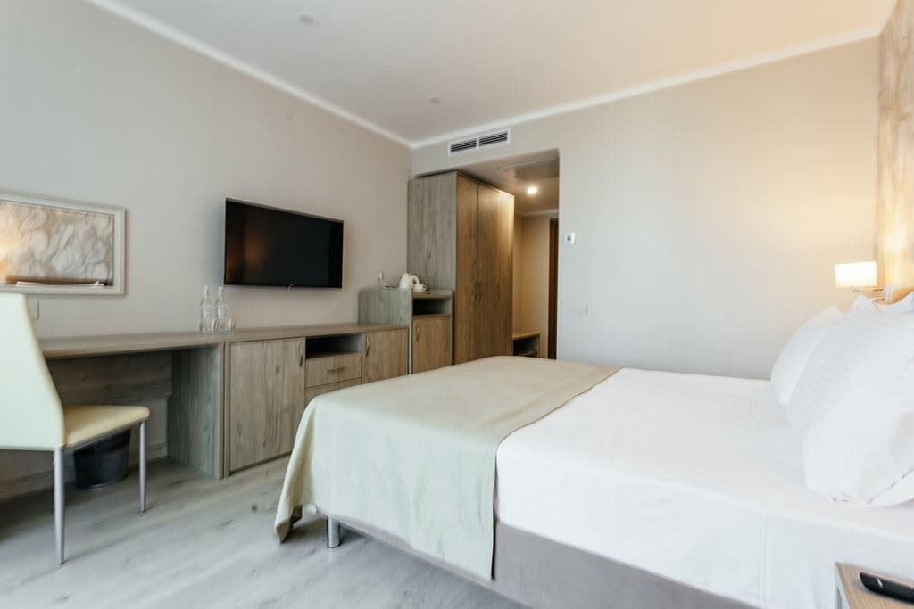 rooms-standart-balcony-side-sea-view
