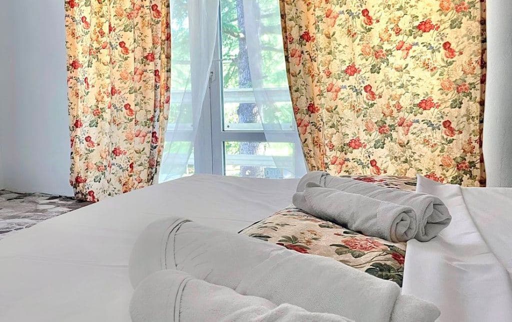 rooms-standart-with-balcony-+