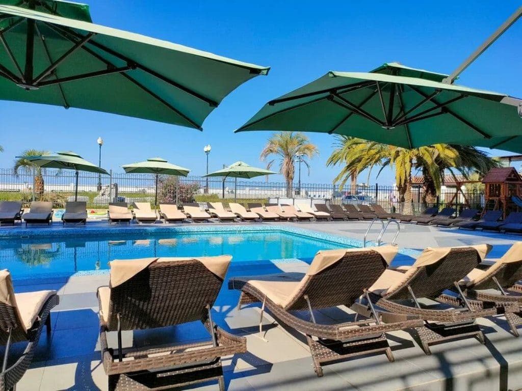 pools-outdoor-pool