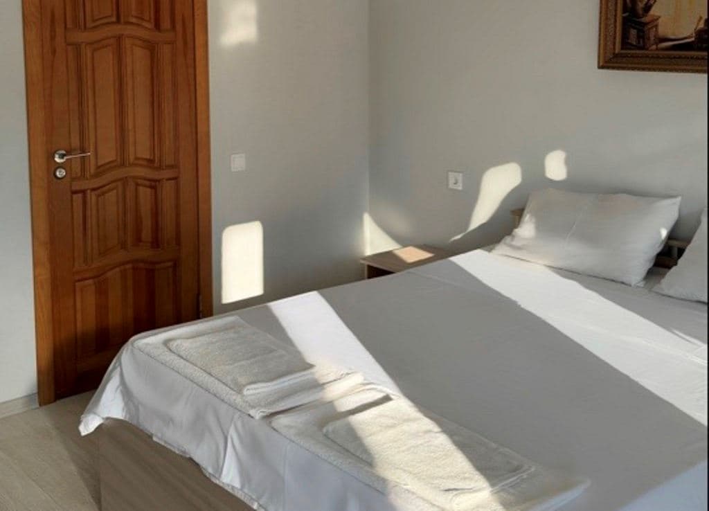 rooms-stand