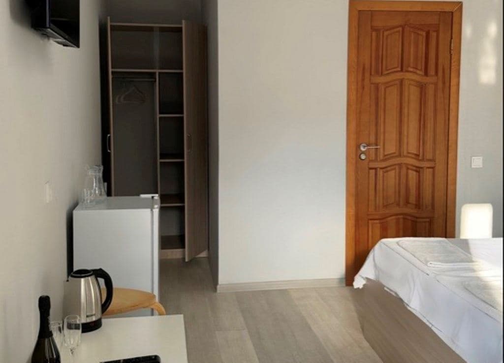rooms-stand