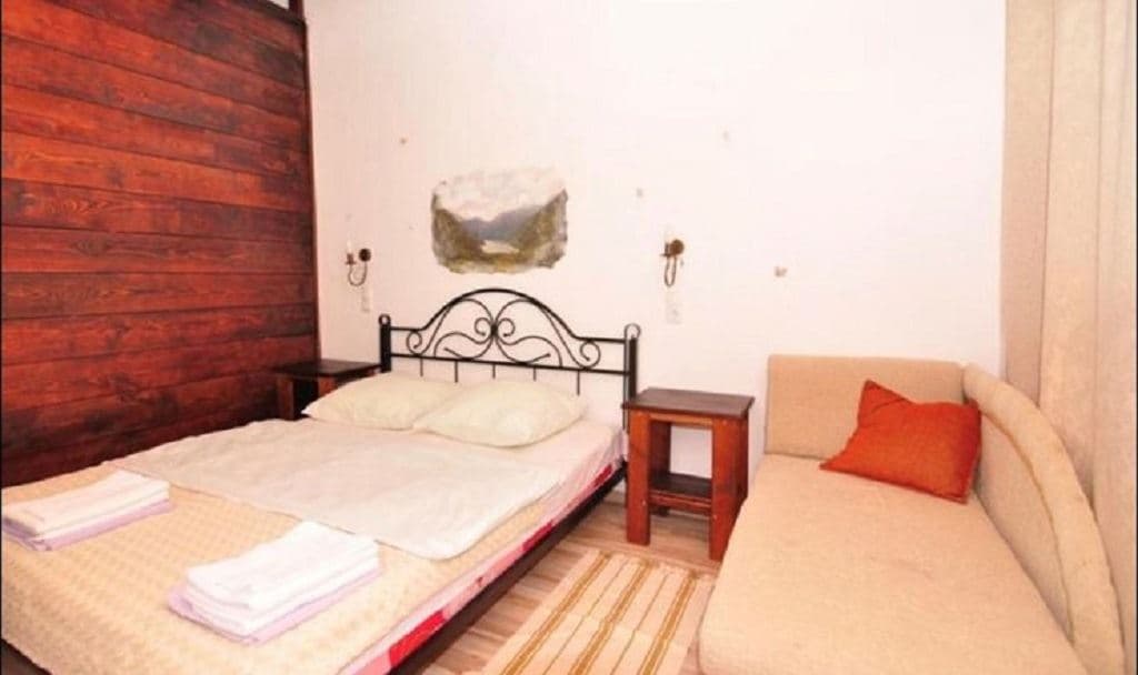 rooms-economy-with-extra-bed