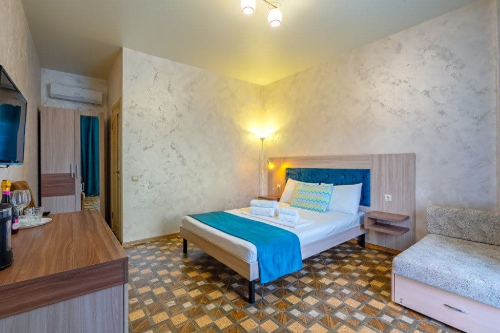 rooms-standart-pool-view