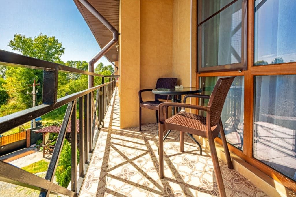 rooms-standart-triple-balcony