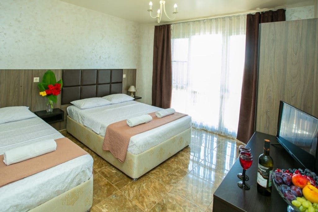 rooms-standart-triple-balcony
